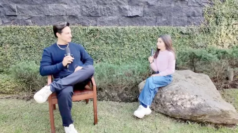 Vadhir y Aitana Derbez Conquistan la Red con 'Golden' de 'K-Pop Demon Hunters': El Fenómeno Viral y el Debate en Redes