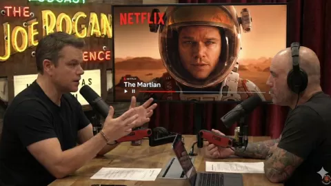 Matt Damon Arremete Contra Netflix: 'Obligan a Repetir la Trama Tres o Cuatro Veces por la Distracción del Celular'