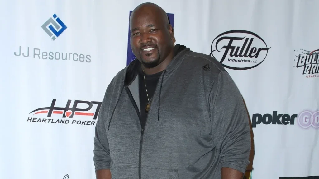 Quinton Aaron, Estrella de 'Un Sueño Posible', Hospitalizado Tras Colapso: TMZ Confirma Estado Estable y Desmiente Rumores Alarmantes