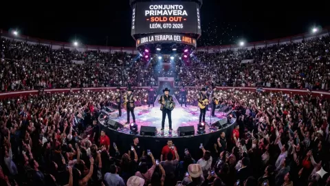 Conjunto Primavera Agota Entradas en León con 'La Terapia del Amor' ante Más de 7 Mil Espectadores en el Palenque de la Feria
