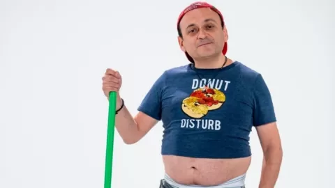 Lalo España De Luto: Conmovedor Adiós a Maestra y Promesa de Resiliencia Tras Segunda Pérdida en Días