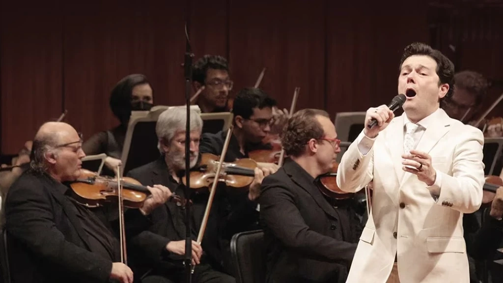 Arturo Chacón-Cruz Enciende Bellas Artes: La Música Nace del Espíritu y Conecta Almas, Reviviendo Íconos Mexicanos y Tendiendo Puentes Hacia la Ópera