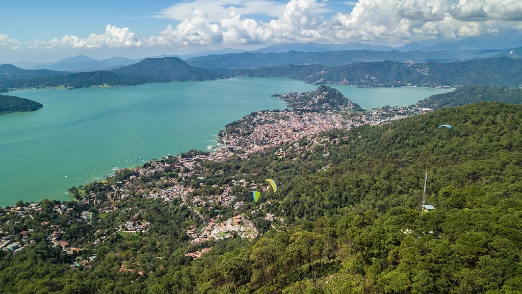 Descubre los Tres Miradores Imprescindibles de Valle de Bravo: Vistas Panorámicas que Enamoran