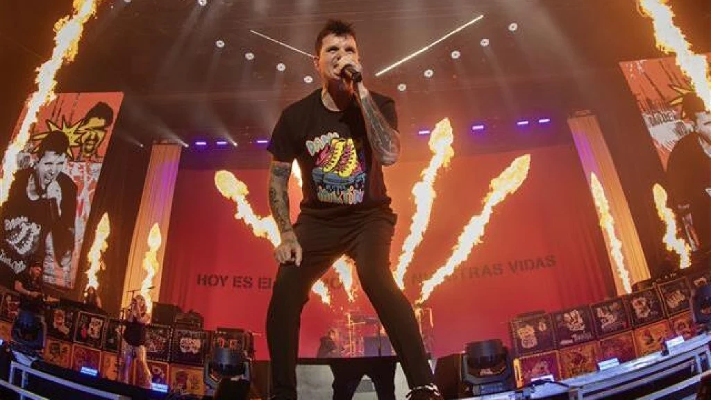 Dani Martín Enciende el Teatro Metropólitan de la CDMX con su Gira '25 Putos Años': Una Noche de Celebración Inolvidable